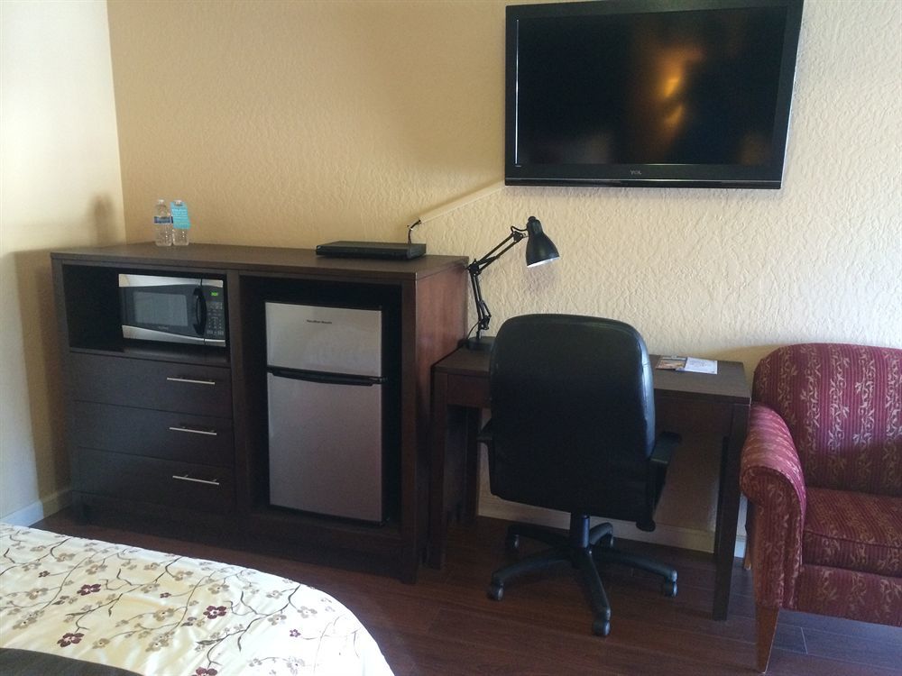 Muir Lodge Motel Martinez Bagian luar foto